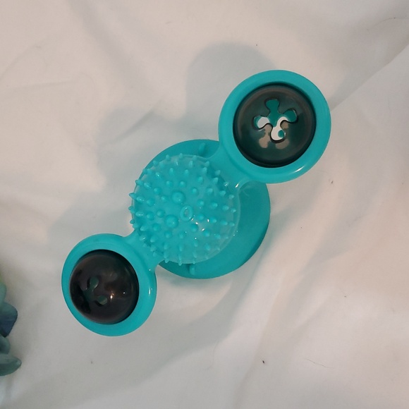 Light Up Cat Toy - Picture 3 of 4